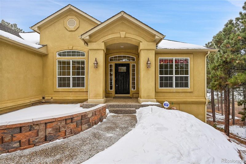 935 Pinenut Ct, Colorado Springs, CO 80921