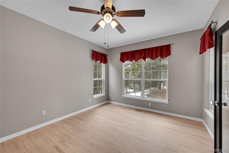 935 Pinenut Ct, Colorado Springs, CO 80921