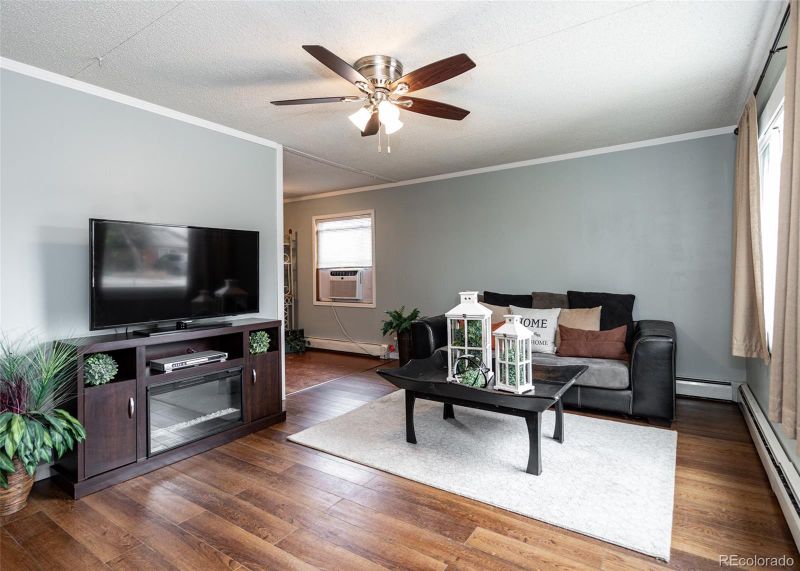 1218 Aspen Ave, Colorado Springs, CO 80905