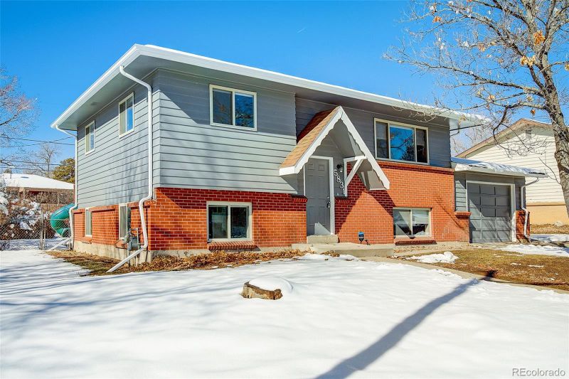5831 Oak St, Arvada, CO 80004