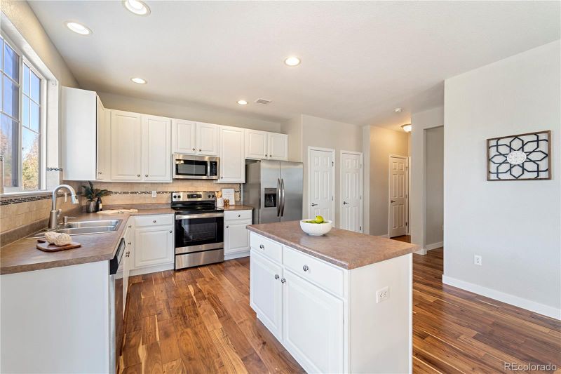 1355 S Ensenada St, Aurora, CO 80017