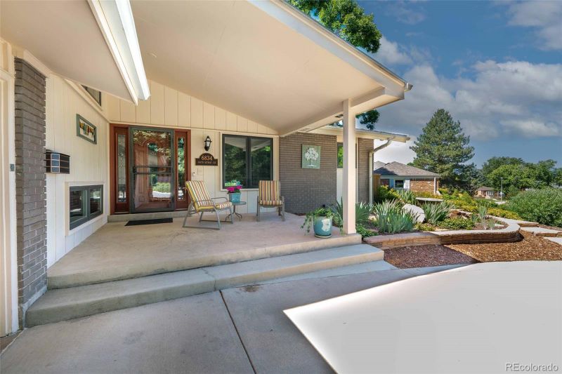 6834 S Detroit Cir, Centennial, CO 80122