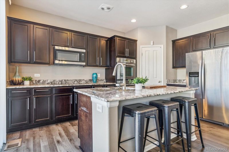 6027 S Jamestown Way, Aurora, CO 80016