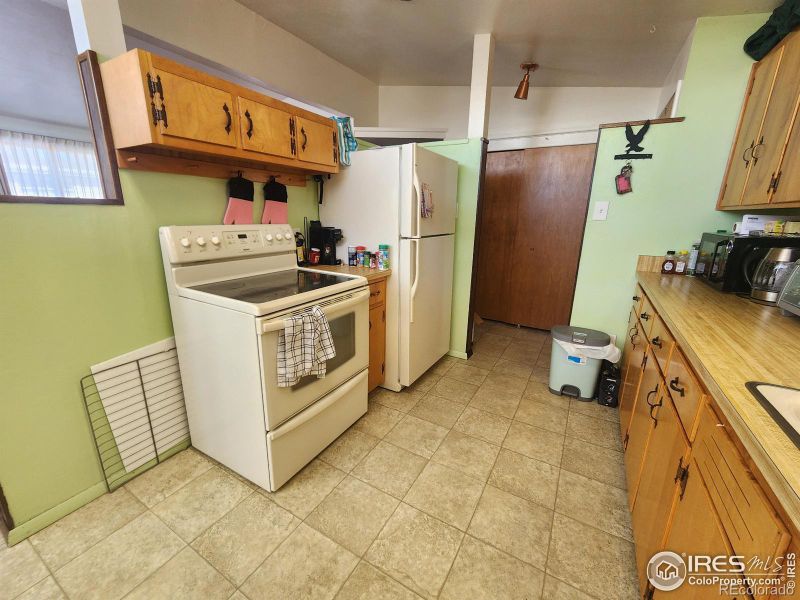 304 Delaware St, Sterling, CO 80751