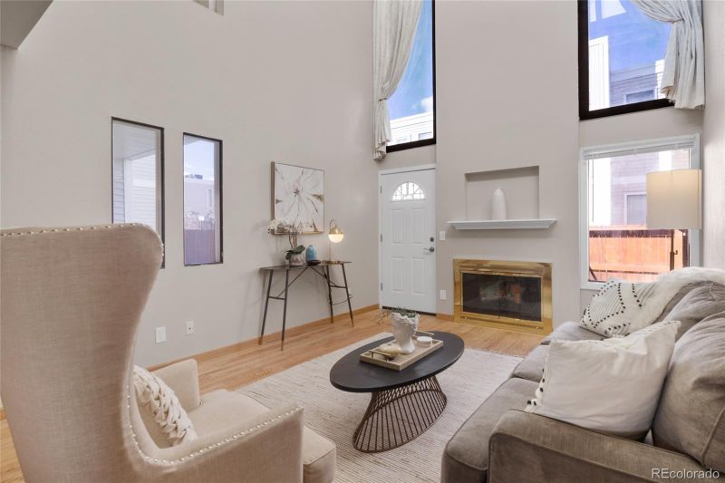 1050 S Monaco Pw #106, Denver, CO 80224