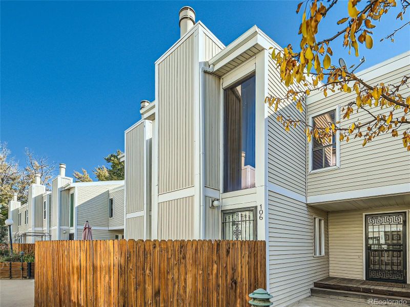 1050 S Monaco Pw #106, Denver, CO 80224