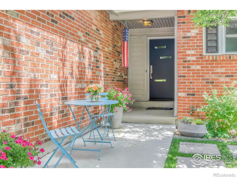 7490 Devinney Ct, Arvada, CO 80005