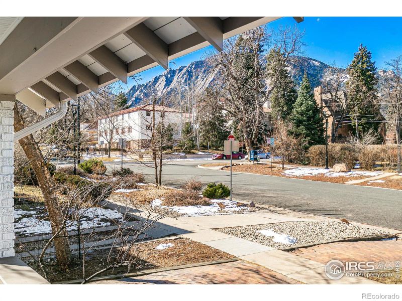 916 12th St, Boulder, CO 80302