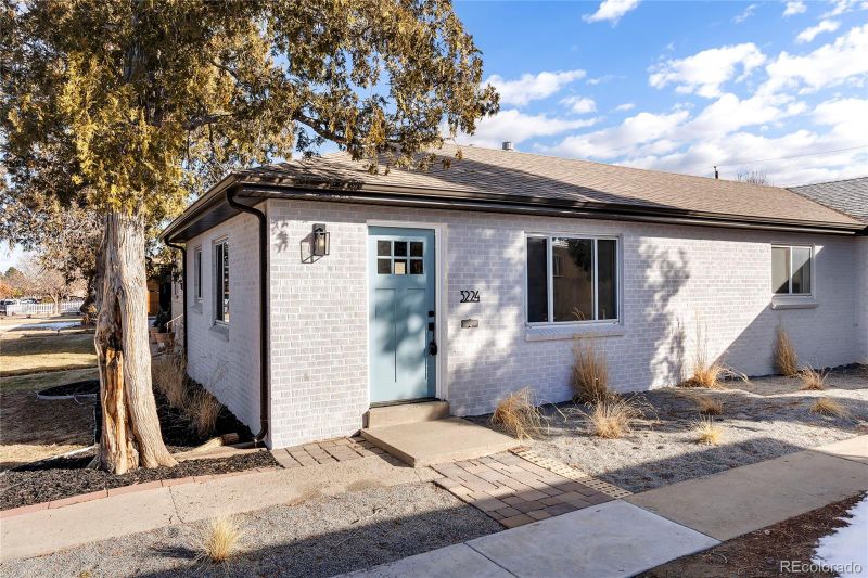 3224 N Holly St, Denver, CO 80207