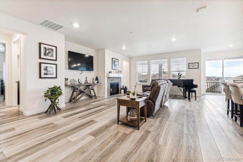 8785 S Tibet Ct, Aurora, CO 80016