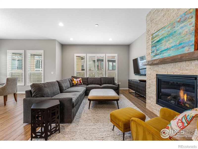 5642 Four Leaf Dr, Longmont, CO 80503