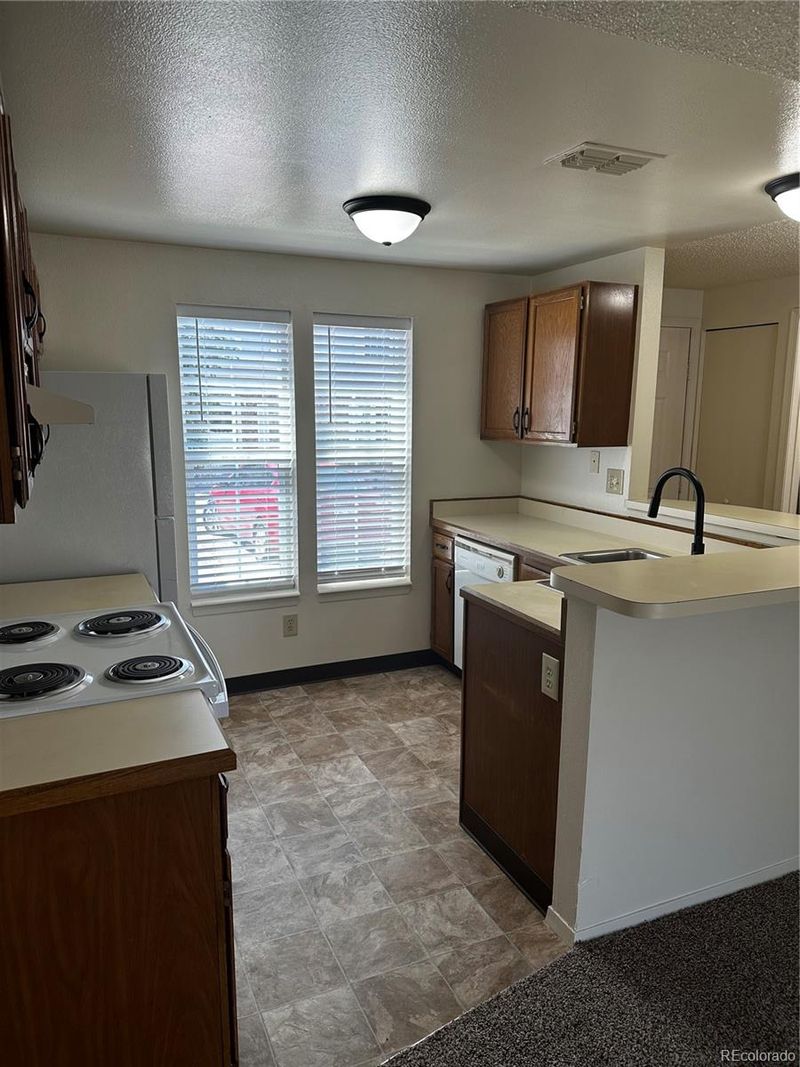 1505 S Ouray Cir #B, Aurora, CO 80017
