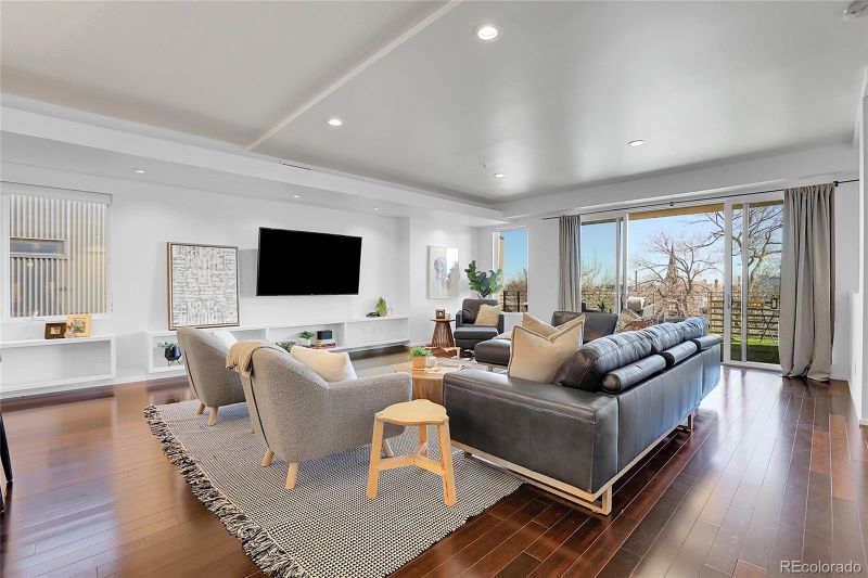 3131 Zuni St #302, Denver, CO 80211