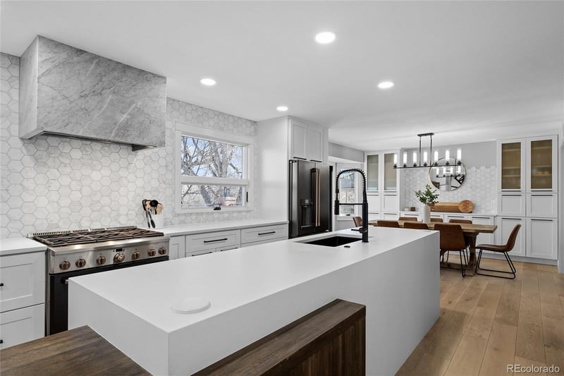 951 W Dry Creek Rd, Littleton, CO 80120