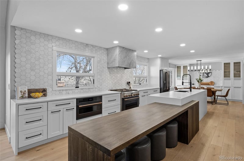 951 W Dry Creek Rd, Littleton, CO 80120