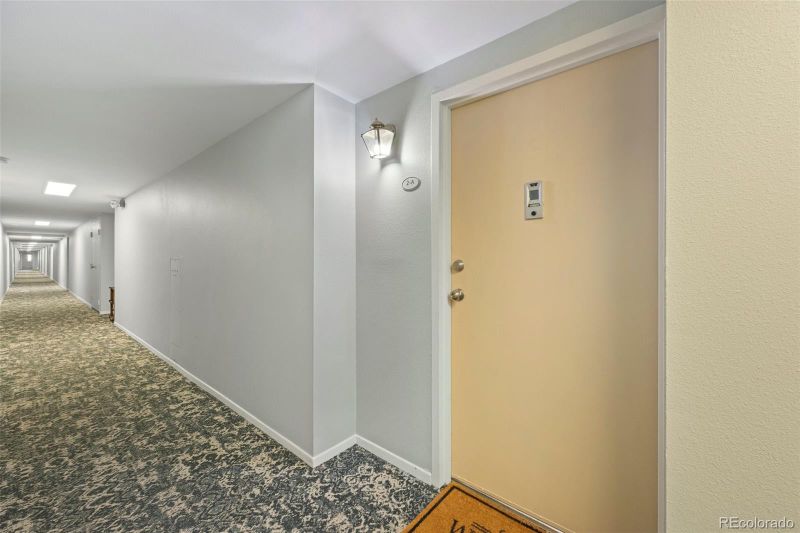 650 S Alton Way #2A, Denver, CO 80247