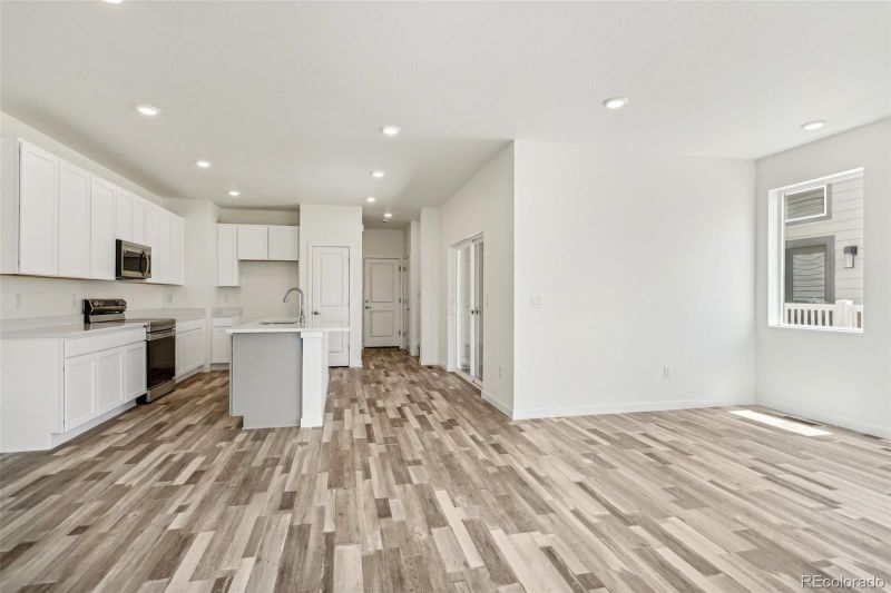1262 S Algonquian St, Aurora, CO 80018