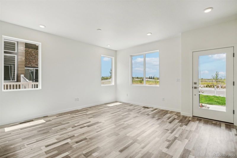 1262 S Algonquian St, Aurora, CO 80018