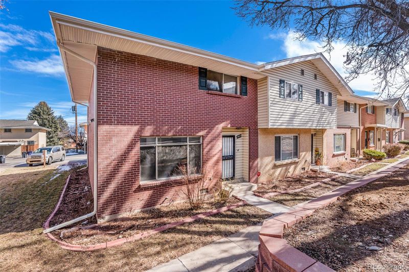 9041 E Nassau Ave, Denver, CO 80237