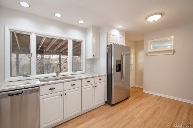 684 S Quari St, Aurora, CO 80012