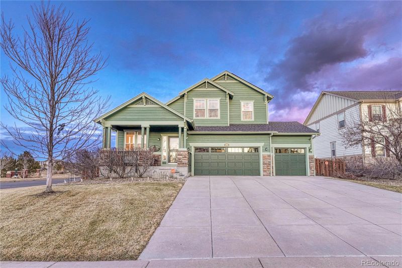 290 N Newbern Way, Aurora, CO 80018