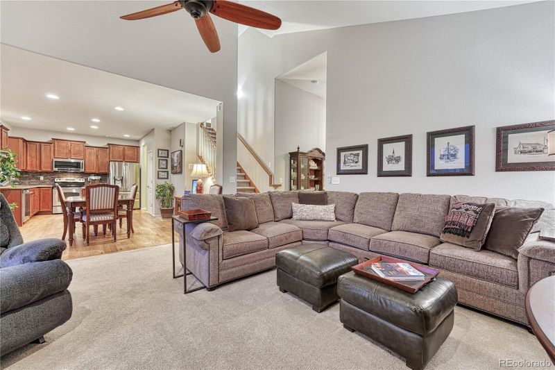 290 N Newbern Way, Aurora, CO 80018