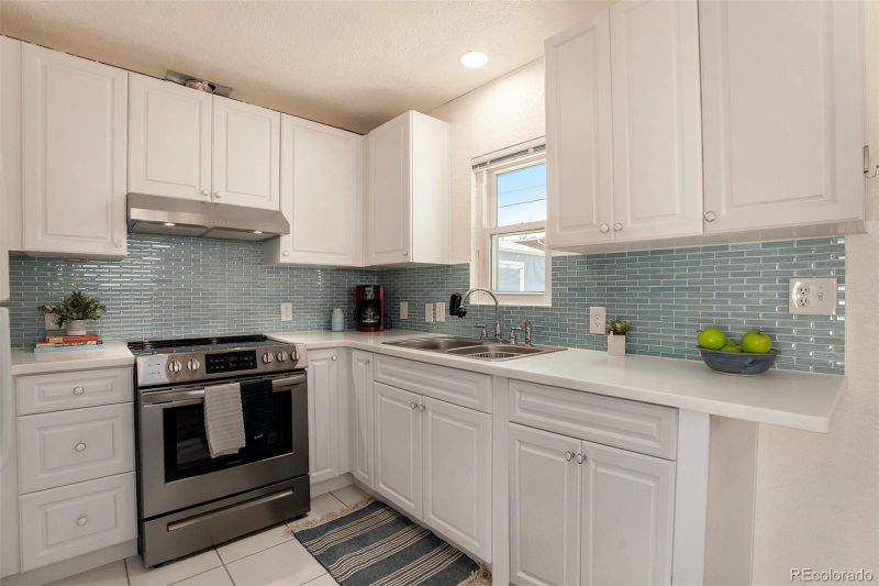 9421 Highland Pl, Arvada, CO 80002
