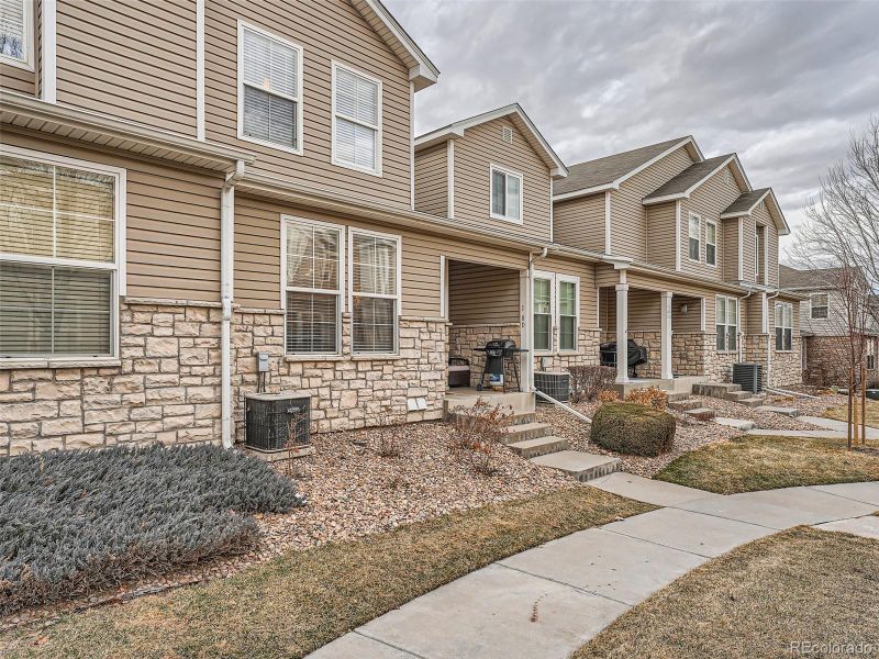 9758 Laredo St #18D, Commerce City, CO 80022