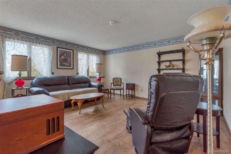 1035 E 19th Ave, Broomfield, CO 80020