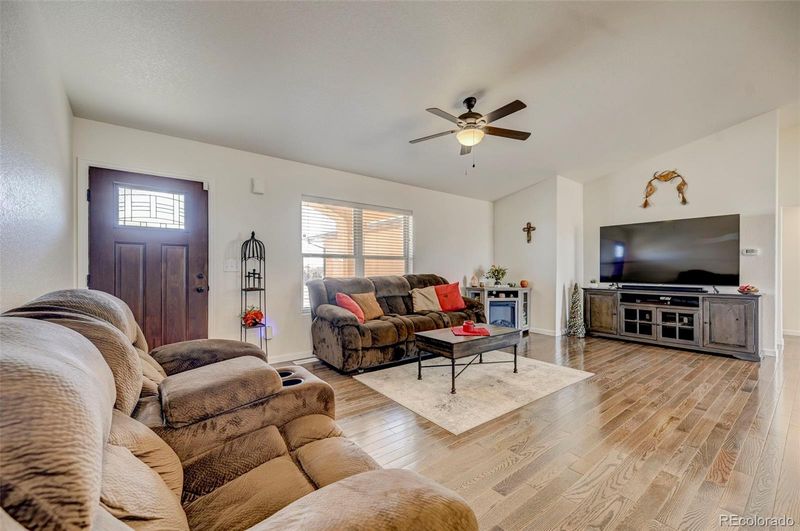 1185 E Canary Dr, Pueblo West, CO 81007