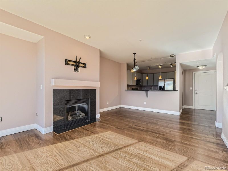 9019 E Panorama Cir #D-401, Englewood, CO 80112