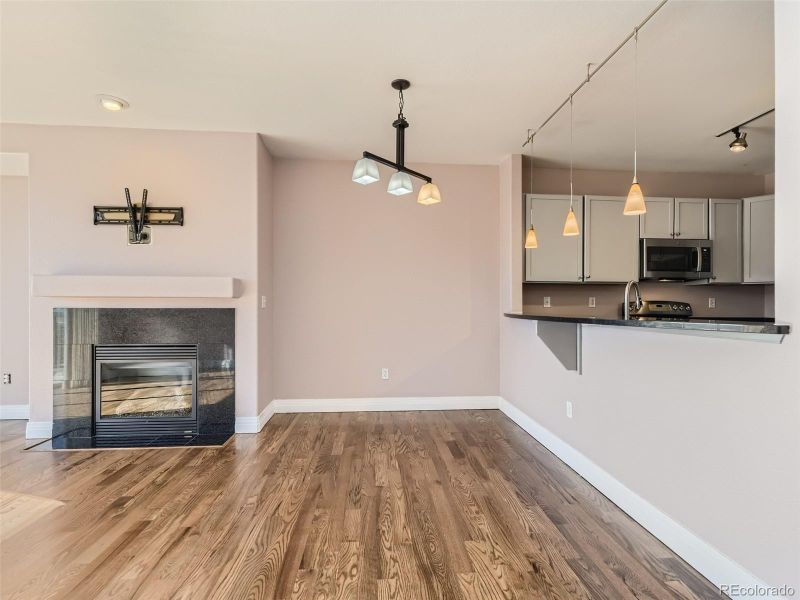 9019 E Panorama Cir #D-401, Englewood, CO 80112