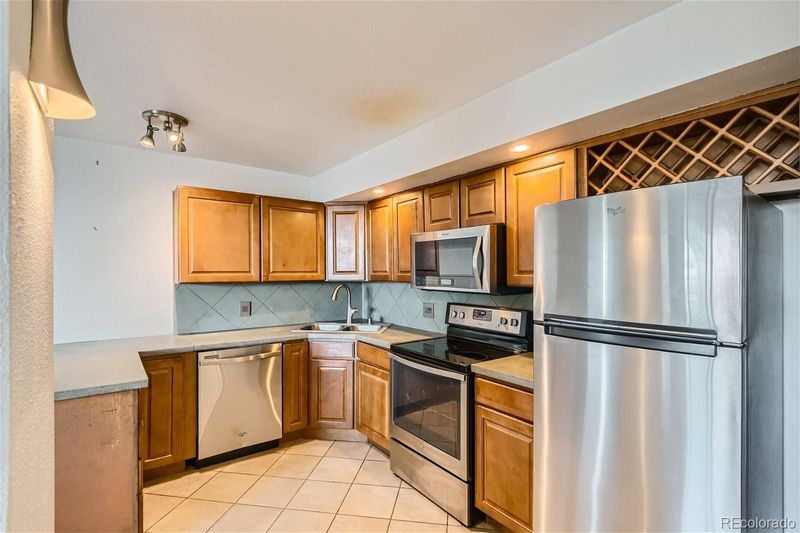 601 W 11th Ave #809, Denver, CO 80204