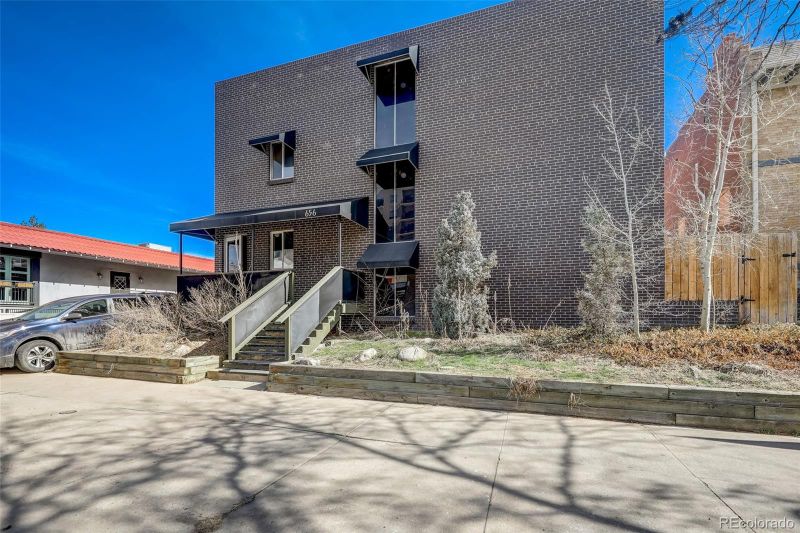 656 N Logan St #16, Denver, CO 80203
