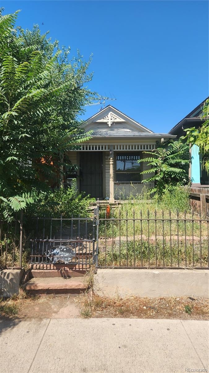 1137 Santa Fe Dr, Denver, CO 80204