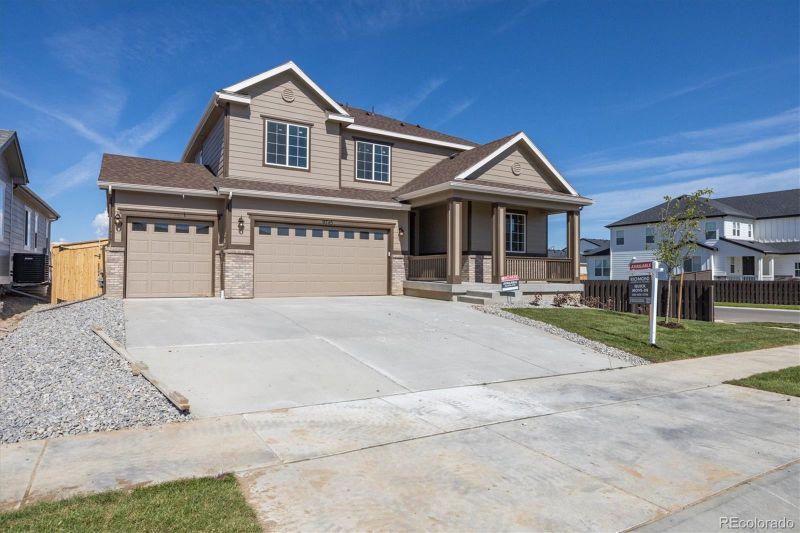 9745 Ceylon Ct, Commerce City, CO 80022