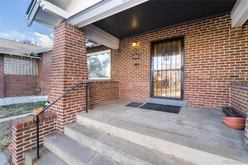 629 Harrison St, Denver, CO 80206