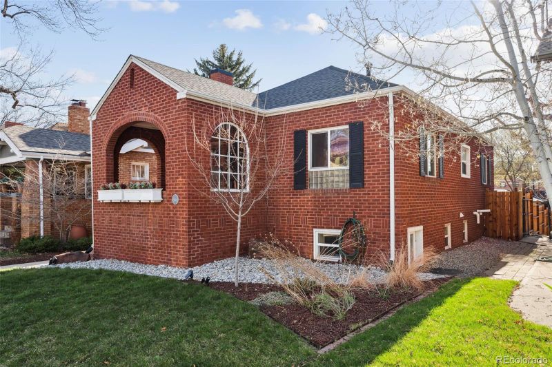 563 S Race St, Denver, CO 80209