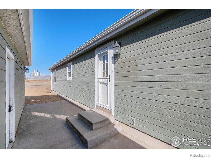 975 7th St, Nunn, CO 80648