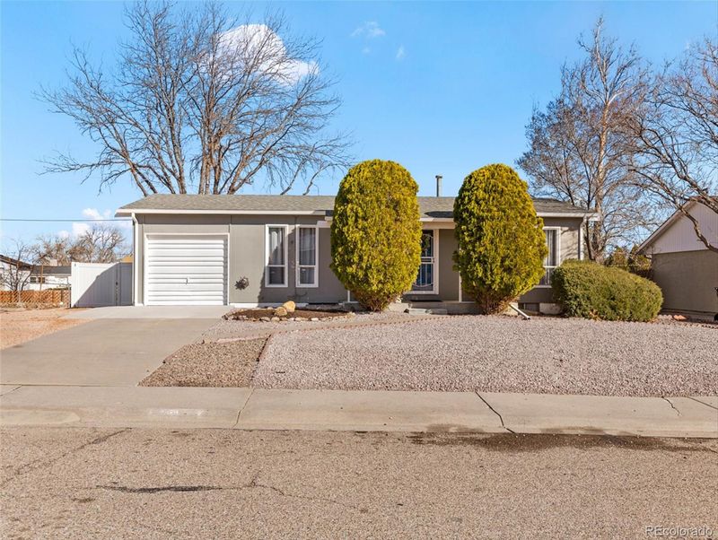 142 Macneil Rd, Pueblo, CO 81001