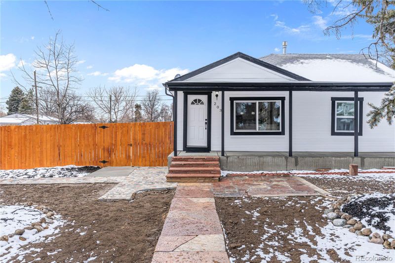 203 N Quitman St, Denver, CO 80219