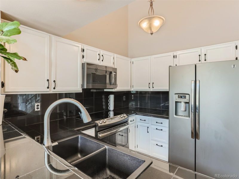 1070 Ridgeglen Way, Highlands Ranch, CO 80126