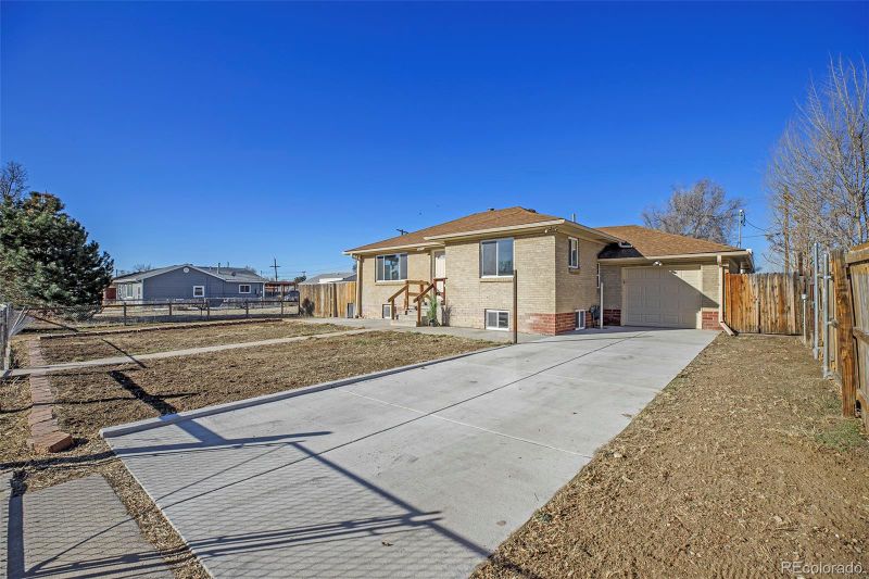 6471 Magnolia St, Commerce City, CO 80022