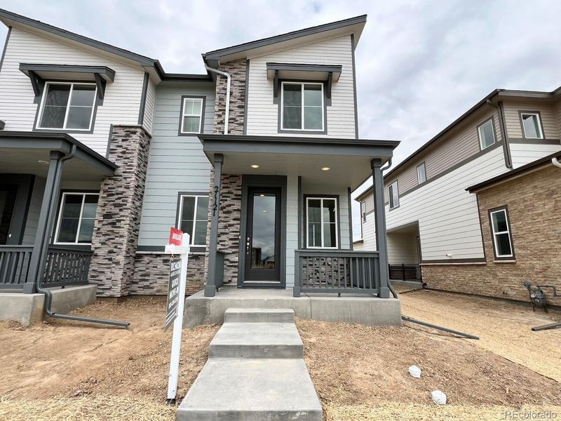 21121 E 67th Ave, Aurora, CO 80019