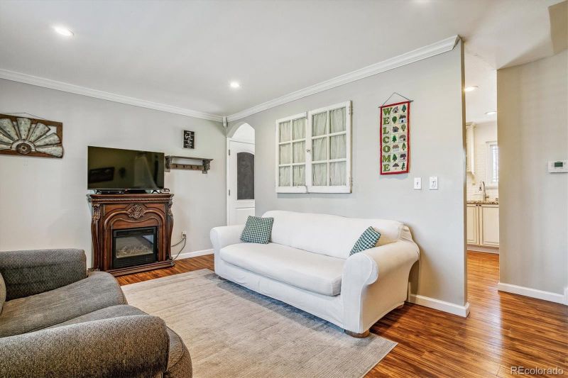 6977 W Frost Pl, Littleton, CO 80128