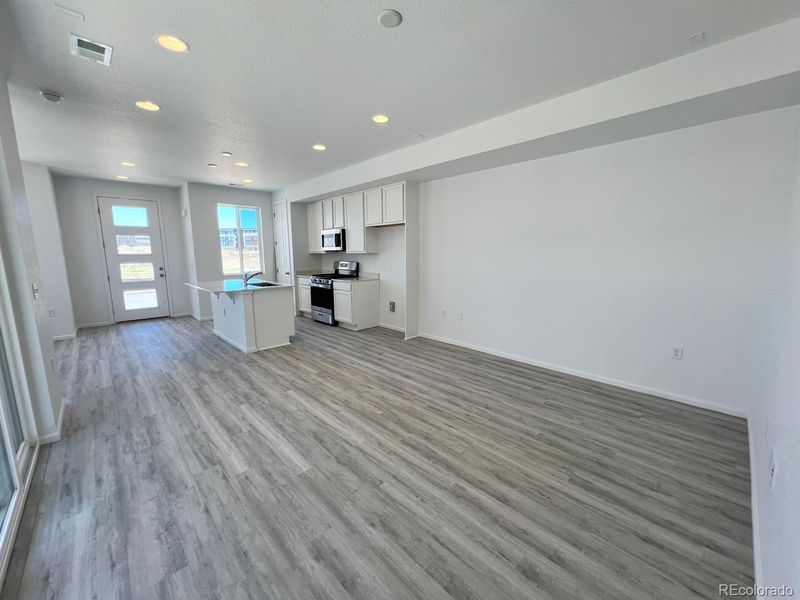 21151 E 67th Ave, Aurora, CO 80019