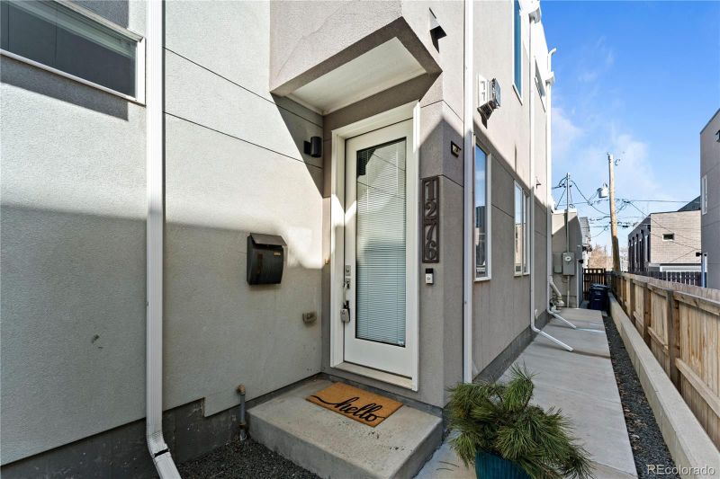 1276 Yates St, Denver, CO 80204