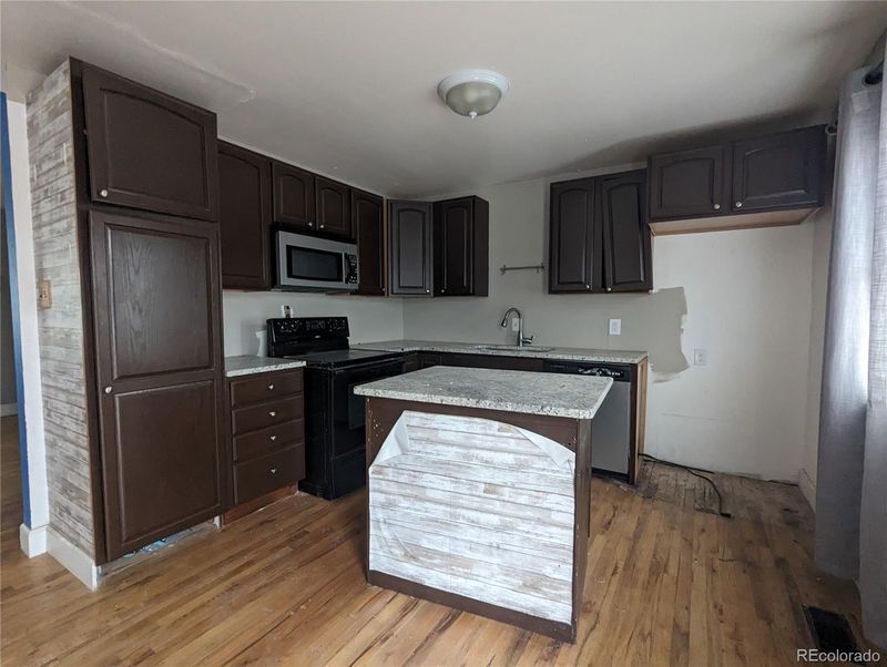 2760 Poze Blvd, Thornton, CO 80229