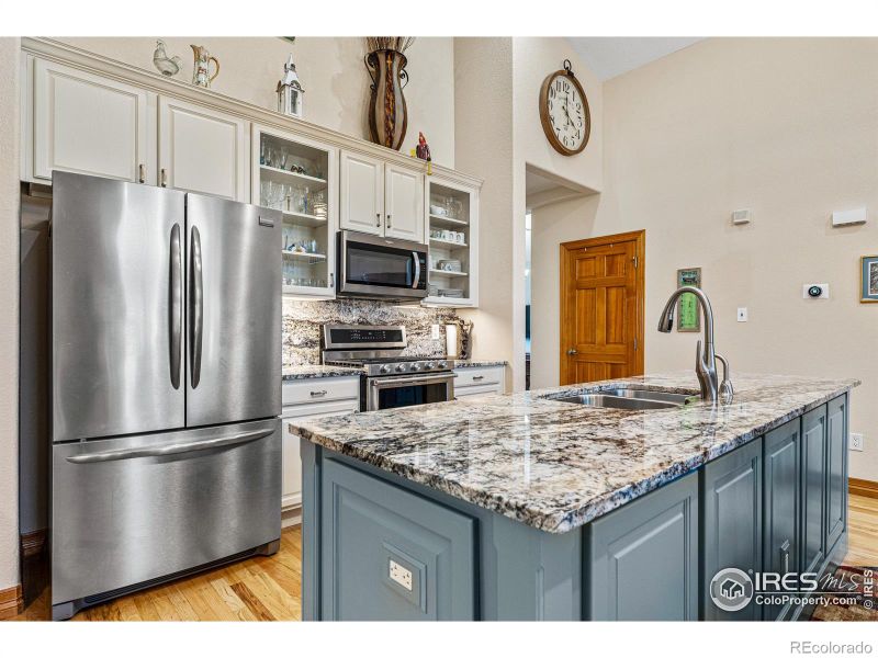 719 Picket Ln, Longmont, CO 80504