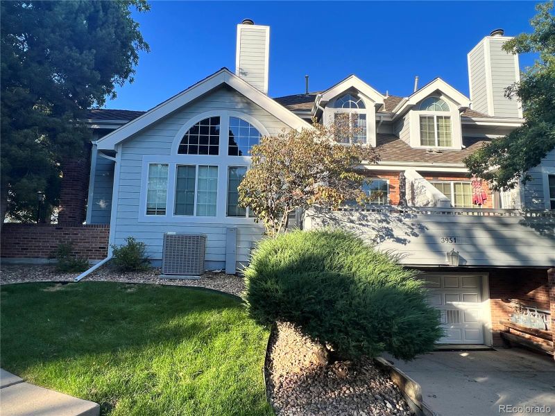 3951 S Carson St #B, Aurora, CO 80014